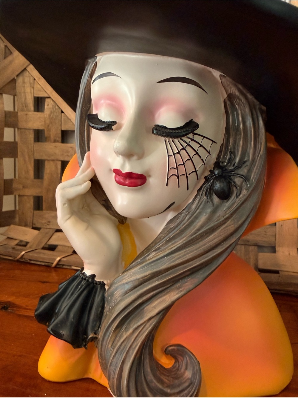 Bella Luxx Halloween
Witch Bust Figurine with Black Hat Floral Viral - Picture 2 of 6